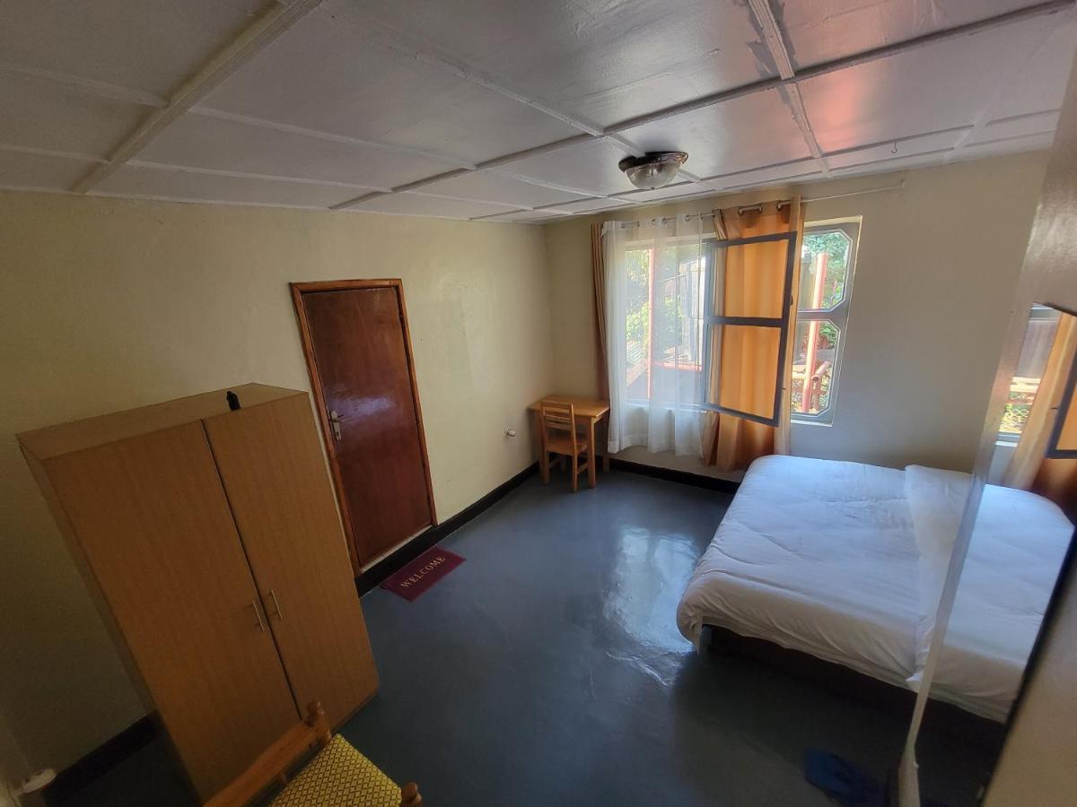 Maddy'S Kitchen And Accomodation ギセニ エクステリア 写真