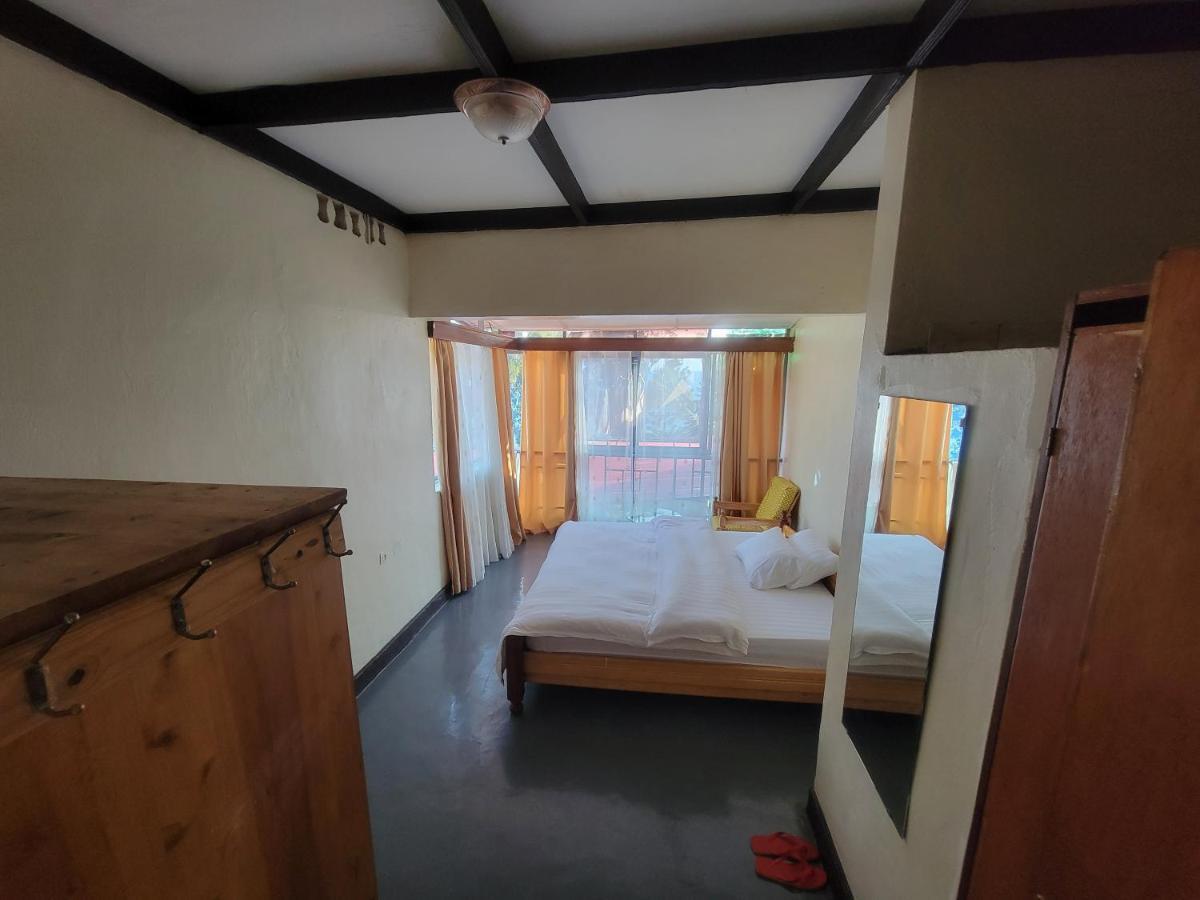 Maddy'S Kitchen And Accomodation ギセニ エクステリア 写真