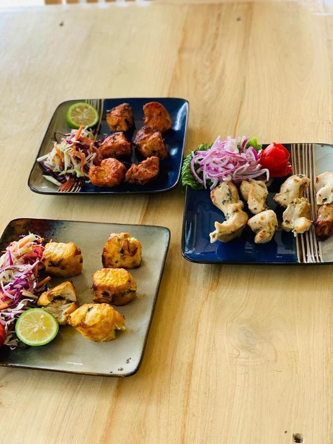 Maddy'S Kitchen And Accomodation ギセニ エクステリア 写真